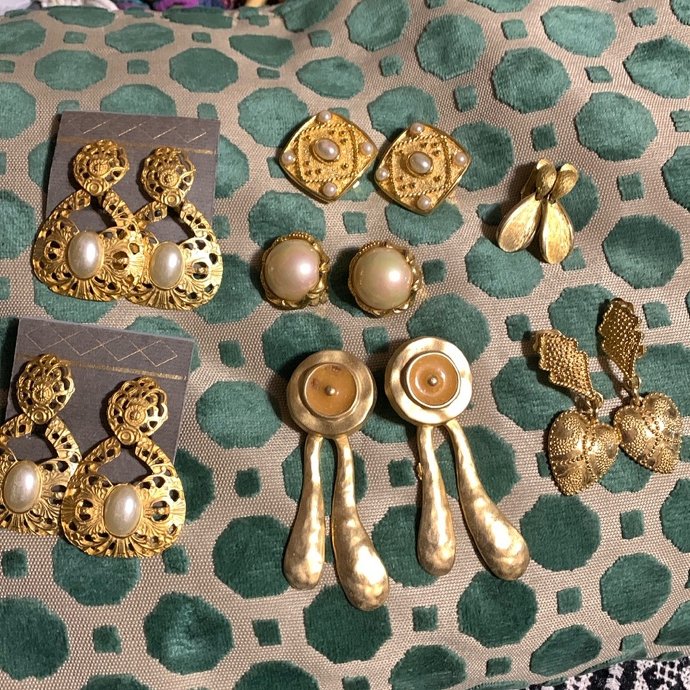 Lot of Vintage Goldtone Clip On Earrings Seven Pair